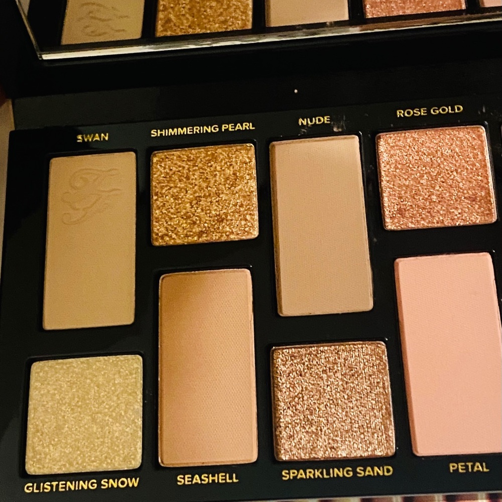 Too Faced The Natural Nudes Palette BNWT - Picture 4 of 5